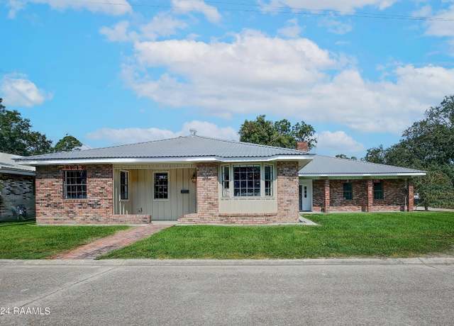 Property at 771 N Theater St, St. Martinville, LA 70582, 3 beds, 2 baths
