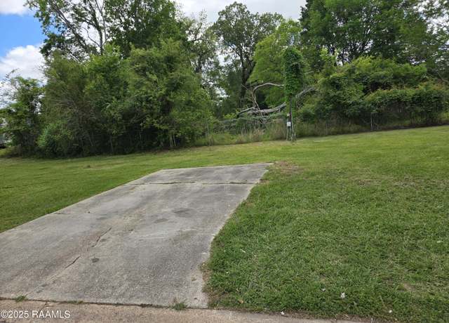 Property at 529 W Cherry St, Opelousas, LA 70570