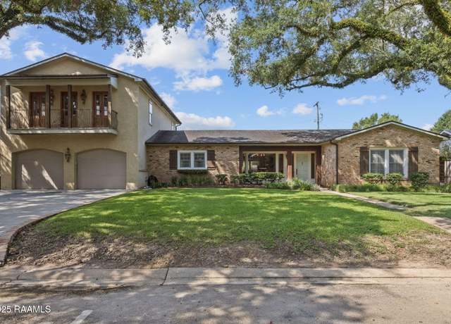 Property at 128 Oakview Blvd, Lafayette, LA 70503, 5 beds, 5 baths