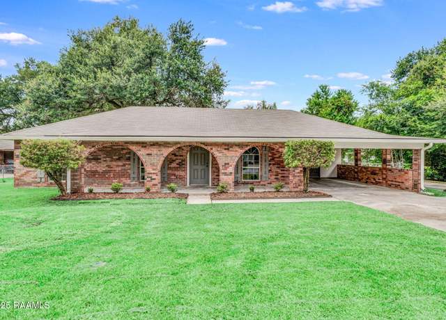 Property at 154 Antigua Dr, Lafayette, LA 70506, 3 beds, 2 baths
