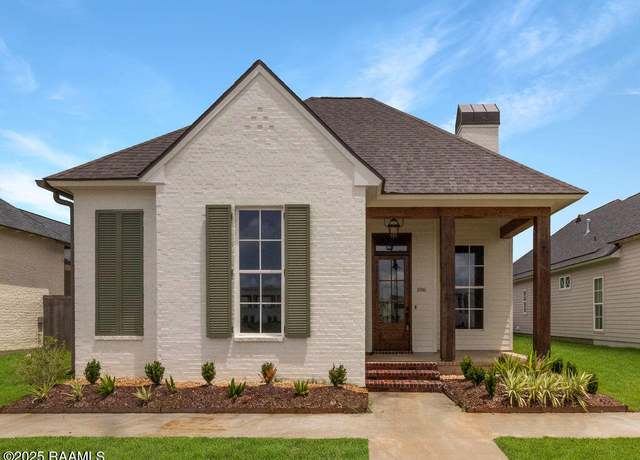 Property at 106 Hedgemoore Ct, Youngsville, LA 70592, 3 beds, 2 baths