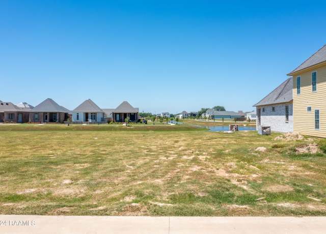 Property at 411e Villager Ave, Scott, LA 70583