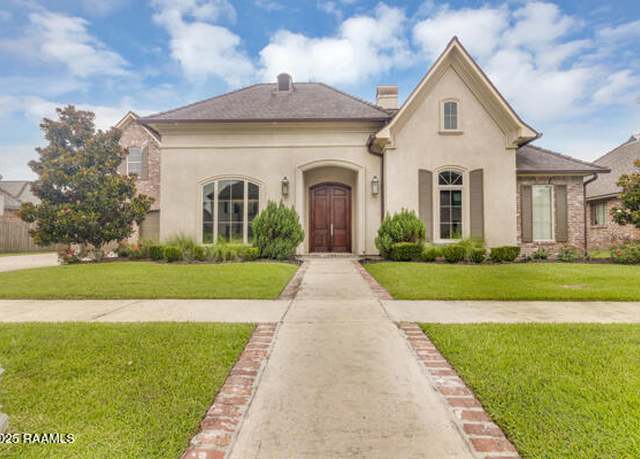 Property at 703 N Michot Rd, Lafayette, LA 70508, 5 beds, 4.5 baths