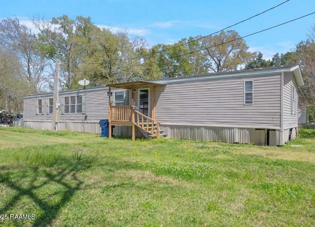 Property at 1024 W 4th St, Crowley, LA 70526, 3 beds, 2 baths