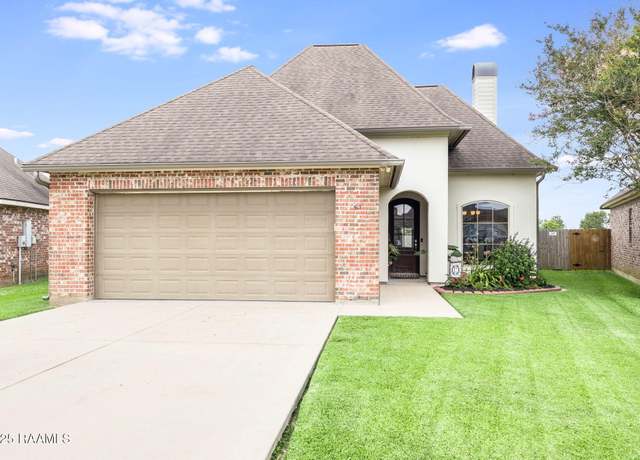 Property at 512 Braxton Dr, Youngsville, LA 70592, 3 beds, 2 baths
