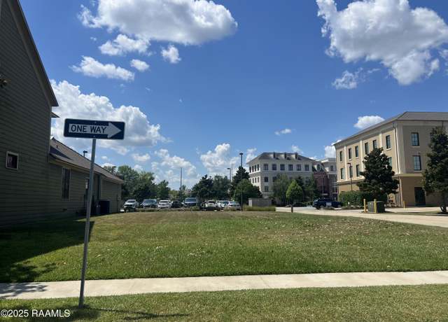 Property at 143 Elysian Fields Dr, Lafayette, LA 70508