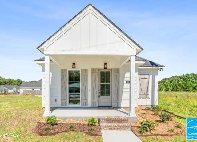 Property at 366 W Broussard Rd, Lafayette, LA 70506, 3 beds, 2 baths