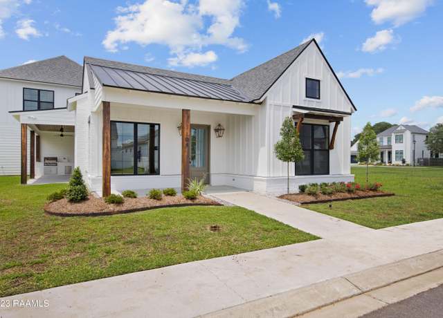 Property at 104 Wishing Well Dr, Broussard, LA 70518, 4 beds, 3 baths