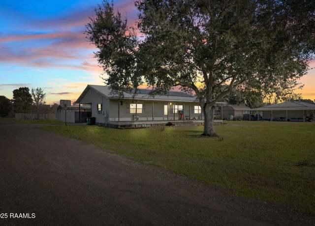 Property at 4121 Arnold Rd, Gueydan, LA 70542, 3 beds, 2 baths