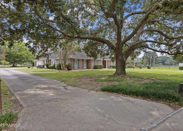 Property at 660 Picard Rd, Lafayette, LA 70508, 4 beds, 3.5 baths