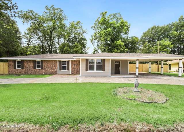 Property at 414 Avenue A, Opelousas, LA 70570, 4 beds, 3 baths