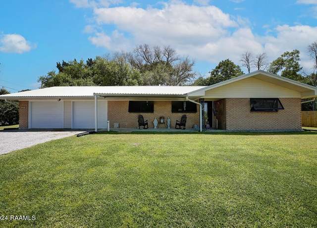 Property at 1715 N State St, Abbeville, LA 70510, 3 beds, 2 baths