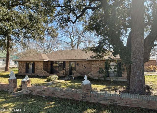 Property at 538 Pellerin St, Jeanerette, LA 70544, 2 beds, 2 baths