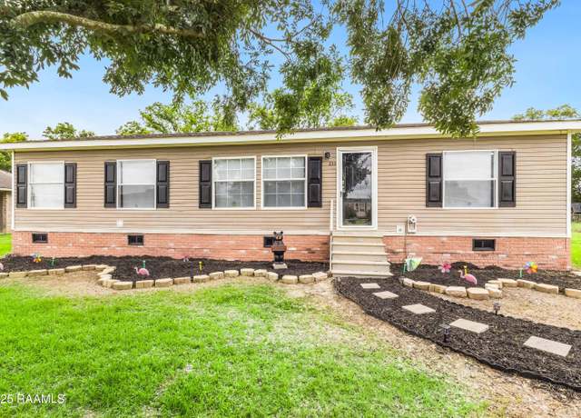 Property at 233 Fleur Des Coteau, Opelousas, LA 70570, 3 beds, 2 baths