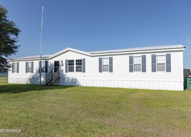 Property at 2504 Edia St, Maurice, LA 70555, 4 beds, 2.5 baths