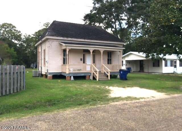 Property at 233 S Vista St, Church Point, LA 70525, 2 beds, 1 bath
