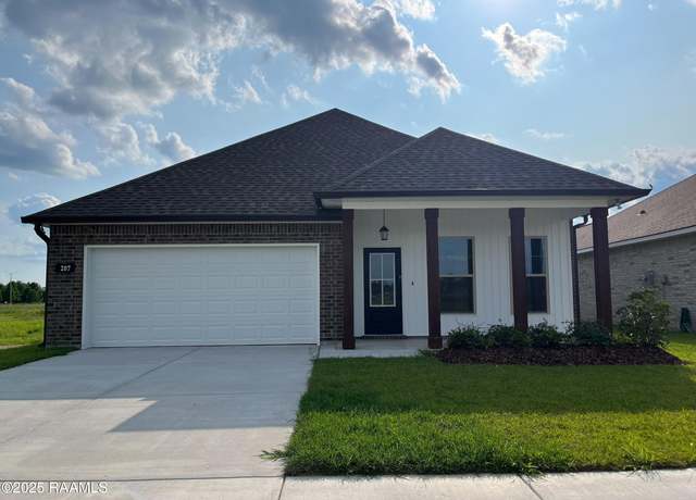 Property at 207 Wakely Ct, Lafayette, LA 70506, 4 beds, 2 baths