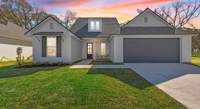 Photo of 611 Whispering Meadows Rd, Broussard, LA 70518