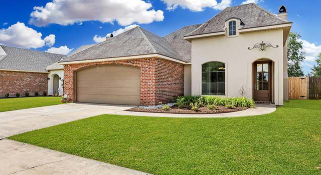 Photo of 204 Red Cedar Ln, Youngsville, LA 70592