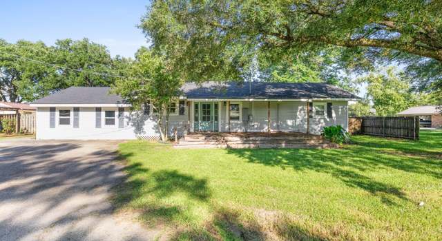 Photo of 109 Roxanne Dr, Youngsville, LA 70592