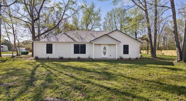 Photo of 1004 Lafayette Cir, Broussard, LA 70518