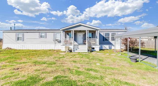Photo of 1062 Dupuis St, Breaux Bridge, LA 70517