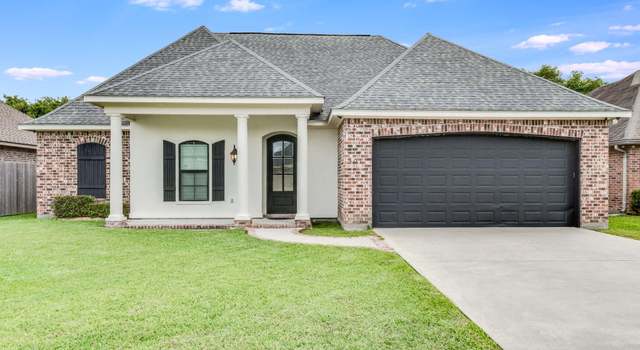 Photo of 307 Oak Hill Ln, Youngsville, LA 70592