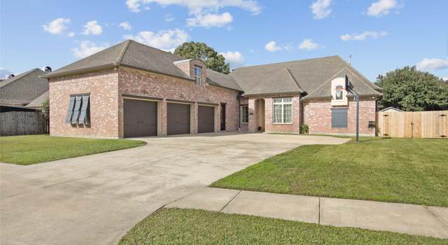 Property at 505 Cypress Cv, Youngsville, LA 70592, 4 beds, 4.5 baths