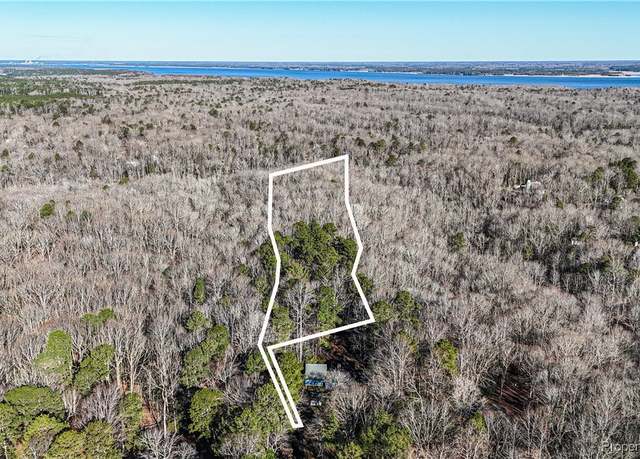 Property at 5 Meadow Cir, Williamsburg, VA 23188