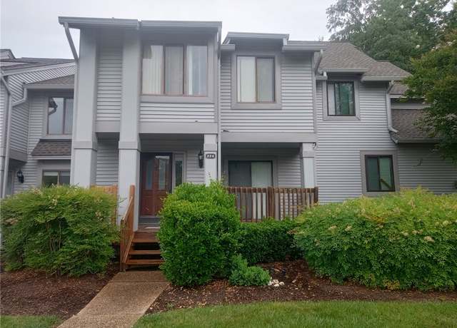 Property at 224 Misty Point Ln, Newport News, VA 23603, 3 beds, 2.5 baths
