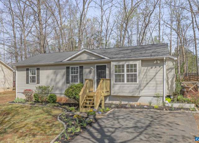 Property at 819 Jefferson Dr, Palmyra, VA 22963, 3 beds, 2 baths