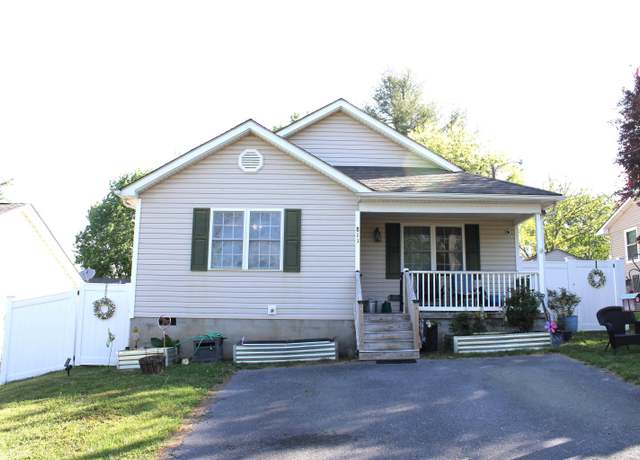 Property at 811 Frye St, Waynesboro, VA 22980, 3 beds, 2 baths