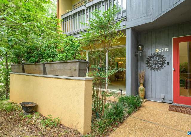 Property at 207 2nd St NW Unit D, Charlottesville, VA 22902, 2 beds, 1 bath