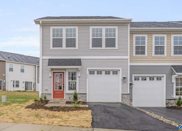 Property at 224 Springdale Rd, Waynesboro, VA 22980, 3 beds, 2.5 baths
