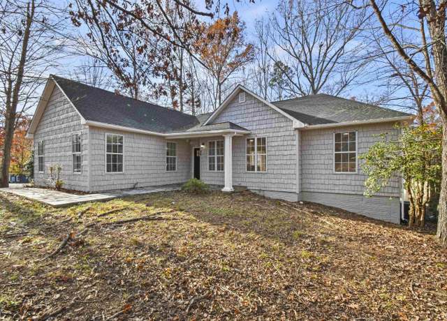 Property at 36 Jefferson Dr, Palmyra, VA 22963, 4 beds, 3 baths