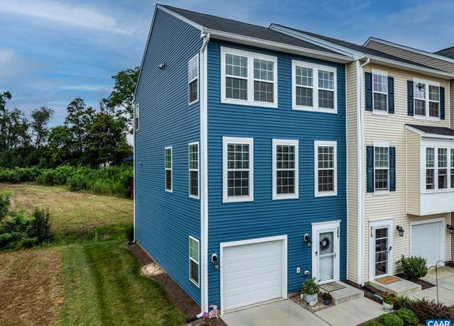 Property at 209 Willowshire Ct, Waynesboro, VA 22980, 3 beds, 2.5 baths