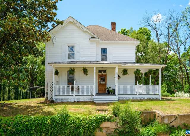 Property at 2010 White Bridge Rd, Waynesboro, VA 22980, 4 beds, 1.5 baths