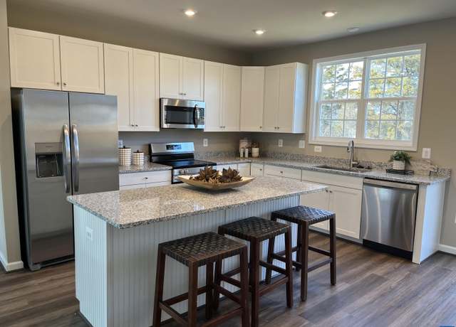 Property at 345 Willowshire Ct, Waynesboro, VA 22980, 3 beds, 2.5 baths