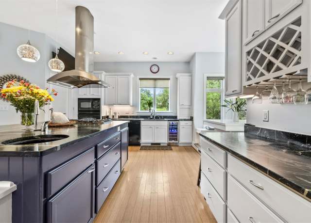 Property at 7520 & 7522 Greenwood Station Rd, Greenwood, VA 22943, 5 beds, 4.5 baths