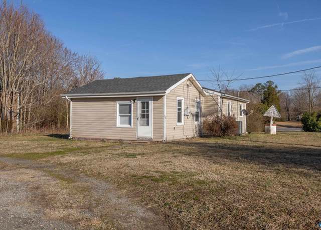 Property at 228 Old Fifteen Rd, New Canton, VA 23123, 2 beds, 1 bath