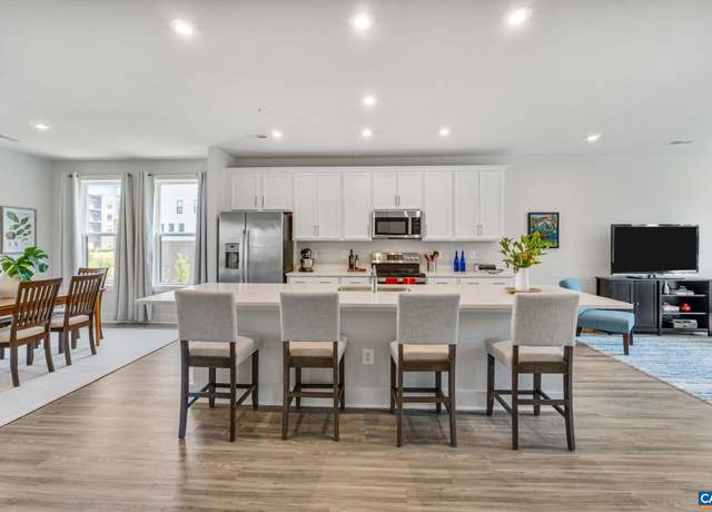 Property at 802 Wesley Ln Unit B, Charlottesville, VA 22911, 3 beds, 2.5 baths