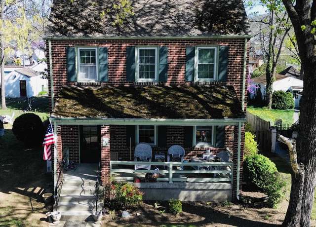 Property at 636 Pine Ave, Waynesboro, VA 22980, 4 beds, 2 baths