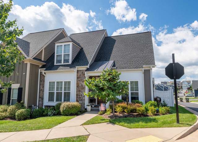 Property at 1951 Fowler St, Charlottesville, VA 22901, 4 beds, 3.5 baths