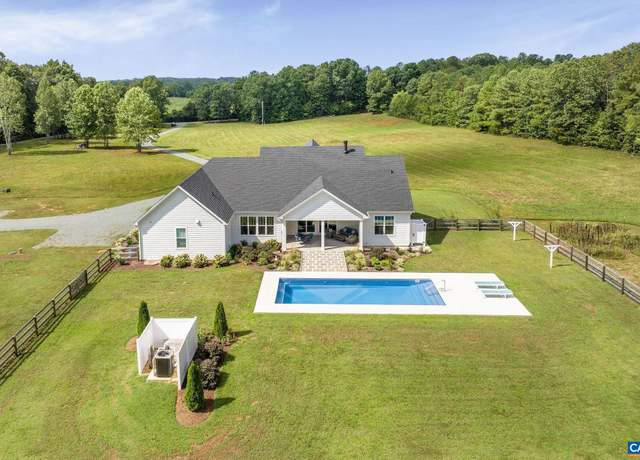 Property at 1570 James River Rd, Scottsville, VA 24590, 3 beds, 2.5 baths