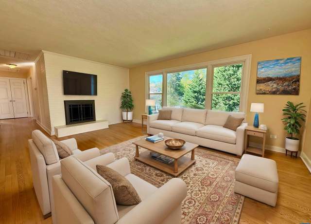 Property at 405 Moseley Dr, Charlottesville, VA 22903, 4 beds, 2 baths