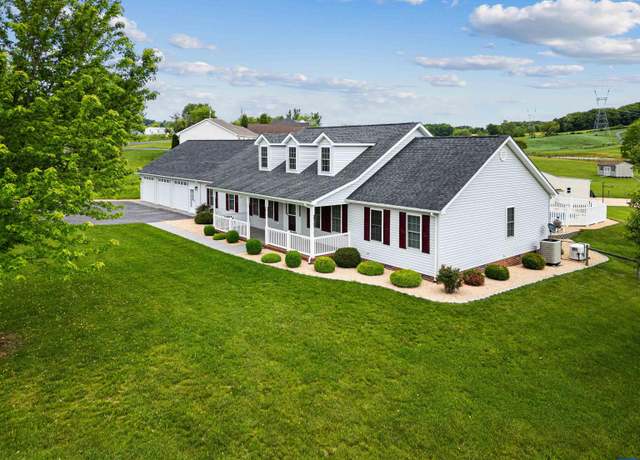 Property at 3678 Old Greenville Rd, Staunton, VA 24401, 3 beds, 2.5 baths