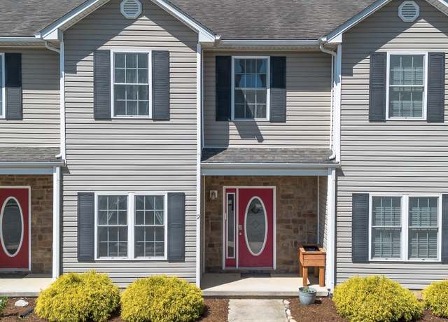 Property at 9 Bristol Ct, Lexington, VA 24450, 3 beds, 2.5 baths