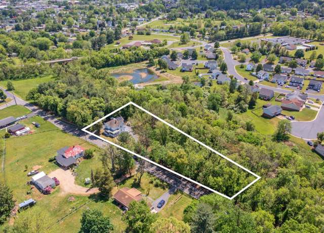 Property at 2010 White Bridge Rd, Waynesboro, VA 22980, 4 beds, 1.5 baths