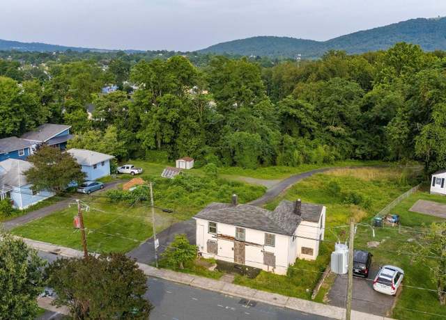 Property at 836 Ridge St, Charlottesville, VA 22902