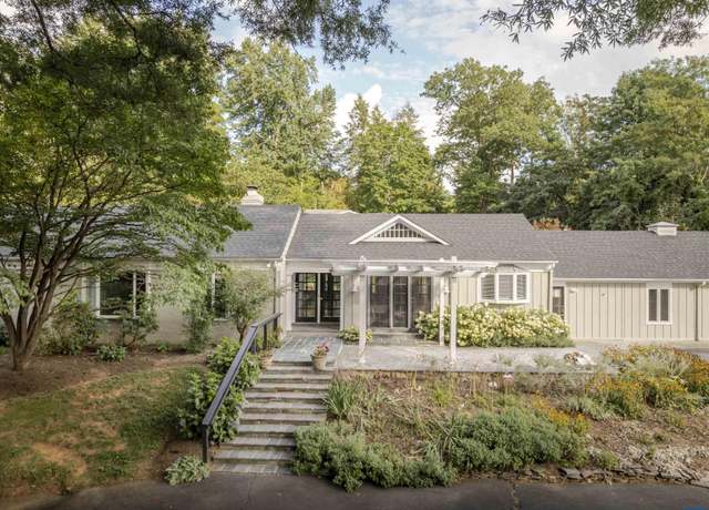 Property at 33 Canterbury Rd, Charlottesville, VA 22901, 4 beds, 3.5 baths